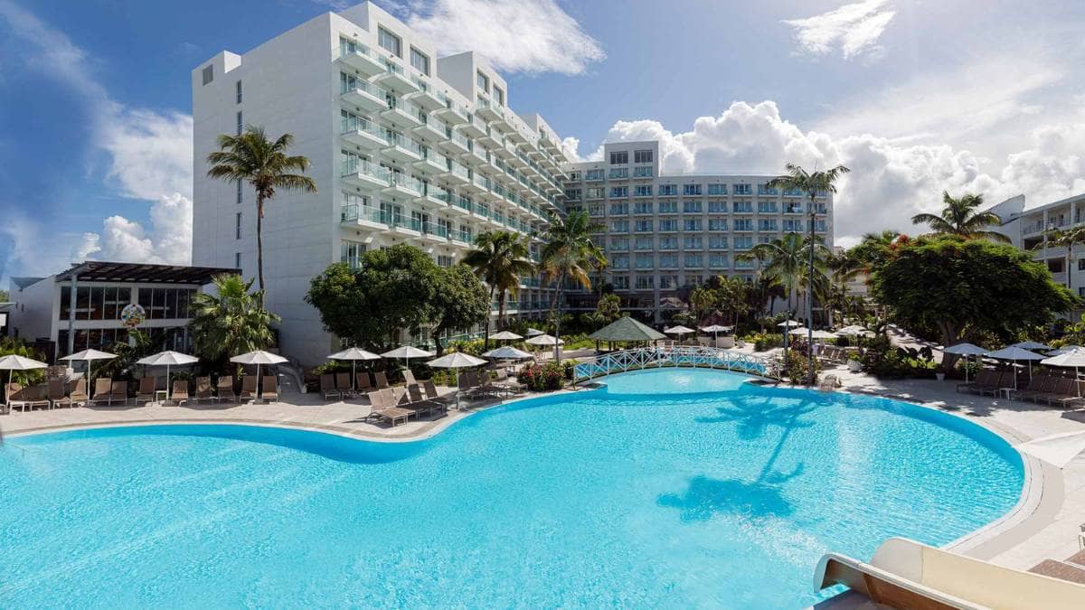 Sonesta Maho Beach Resort Sint Maarten